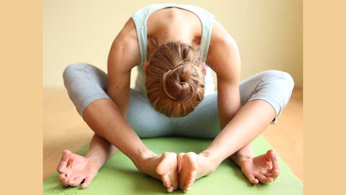 5 Basic Yoga Asanas For Boosting Memory And Concentration